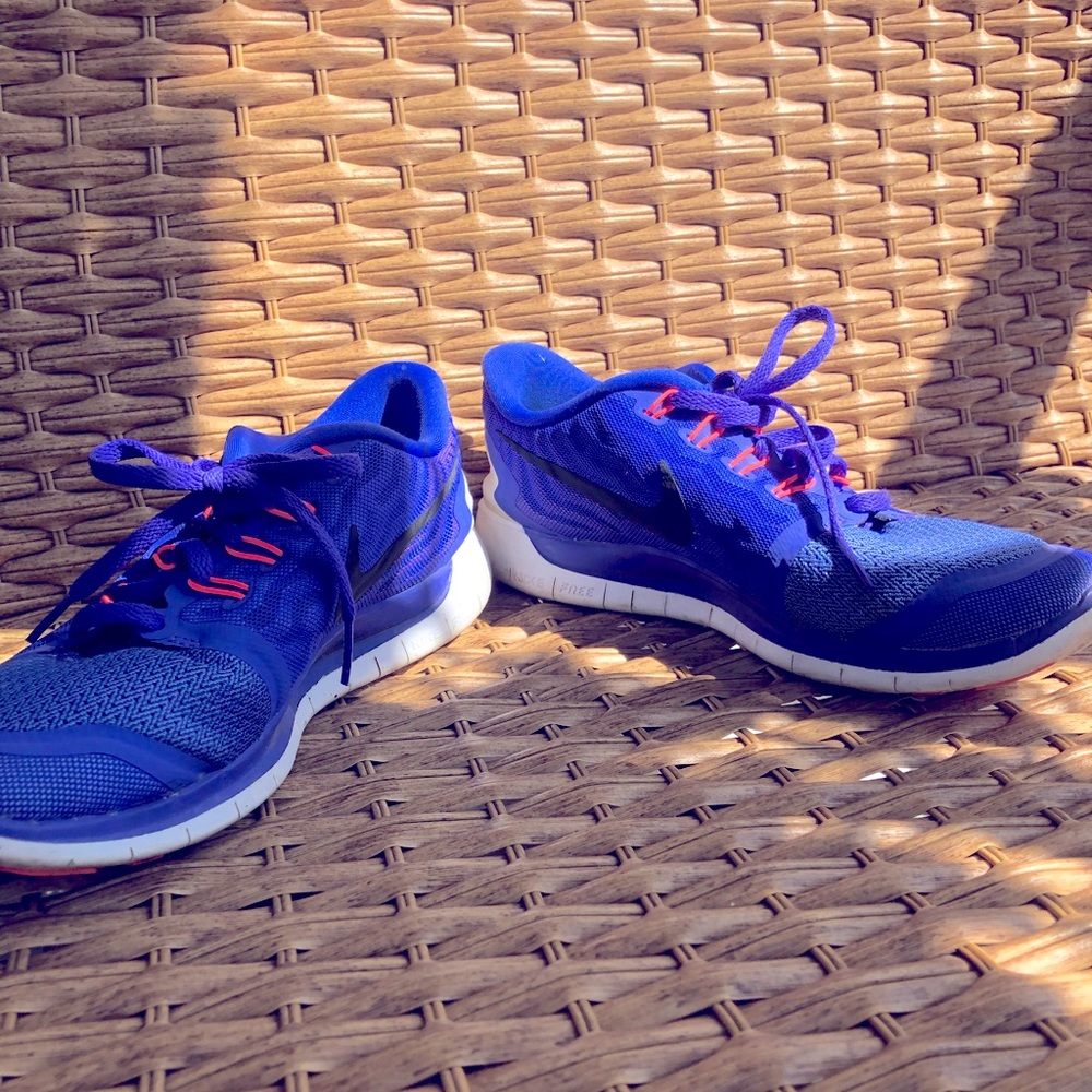 Nikes women’s sneakers size 8!